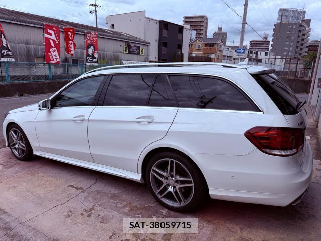Mercedes Benz E-CLASS 2016-01 8012566-5