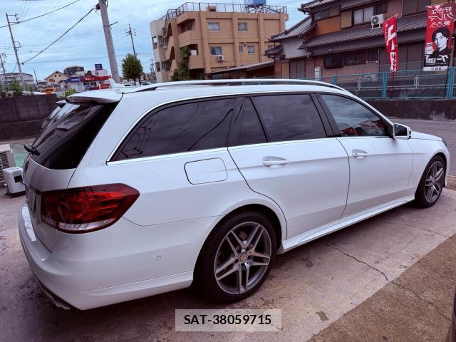 Mercedes Benz E-CLASS 2016-01 8012566-6