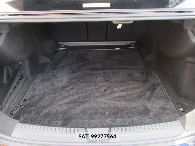 Mercedes Benz E-CLASS 2024-12 8003548-11