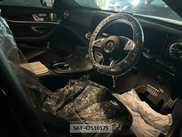 Mercedes Benz E-CLASS 2017-10 8004835-16