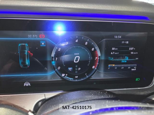 Mercedes Benz E-CLASS 2017-10 8004835-18