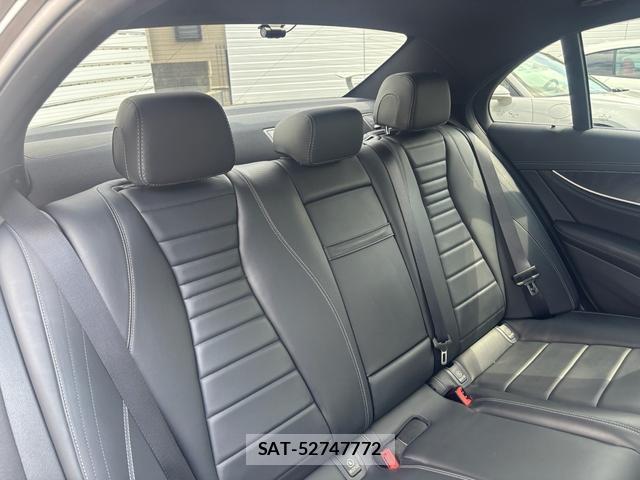 Mercedes Benz E-CLASS 2021-07 8009761-4