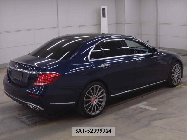 Mercedes Benz E-CLASS 2017-06 8010276-1