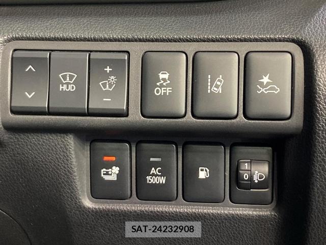 Mitsubishi ECLIPSE CROSS 2021-08 8003880-6