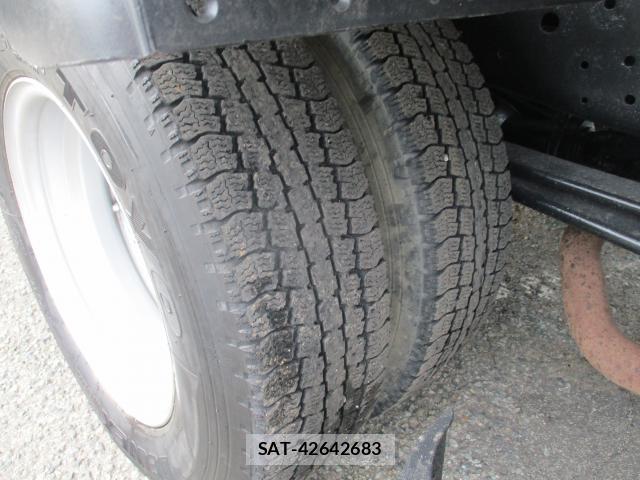 Isuzu ELF TRUCK 2010-08 8005274-18