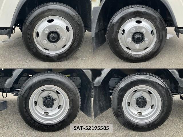 Isuzu ELF TRUCK 2018-05 8010832-10