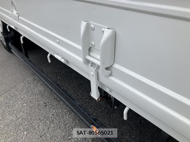 Isuzu ELF TRUCK 2013-11 8010833-10