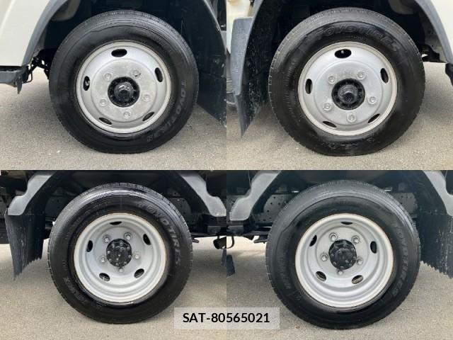 Isuzu ELF TRUCK 2013-11 8010833-13