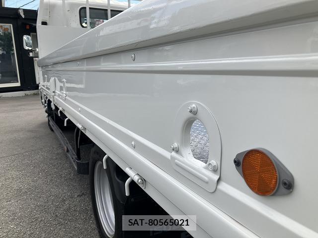 Isuzu ELF TRUCK 2013-11 8010833-9