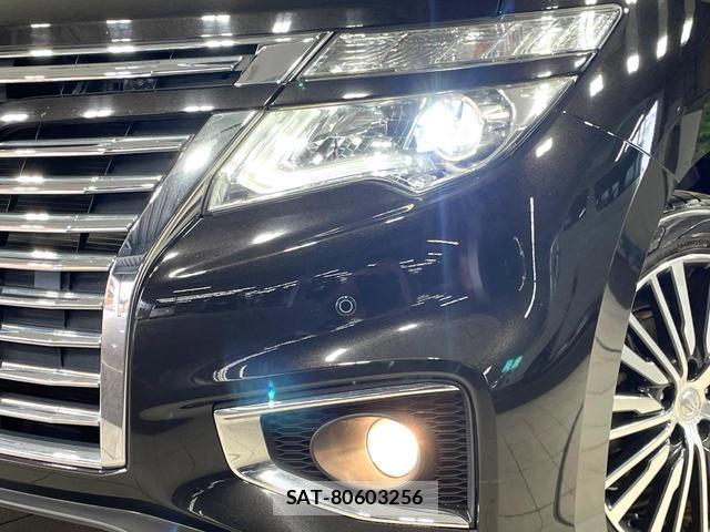 Nissan ELGRAND 2017-09 8006733-12