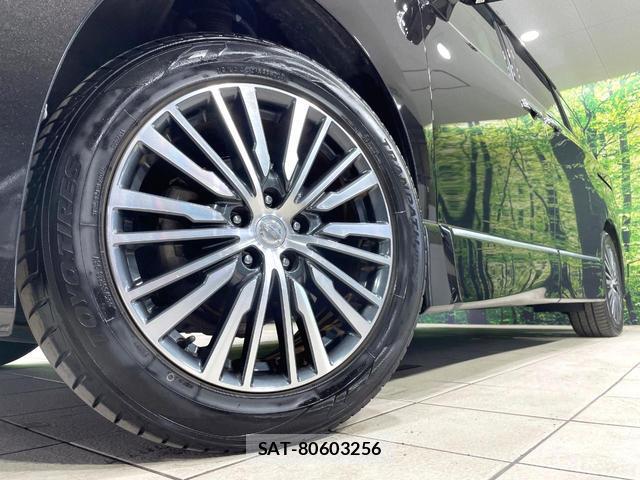 Nissan ELGRAND 2017-09 8006733-13