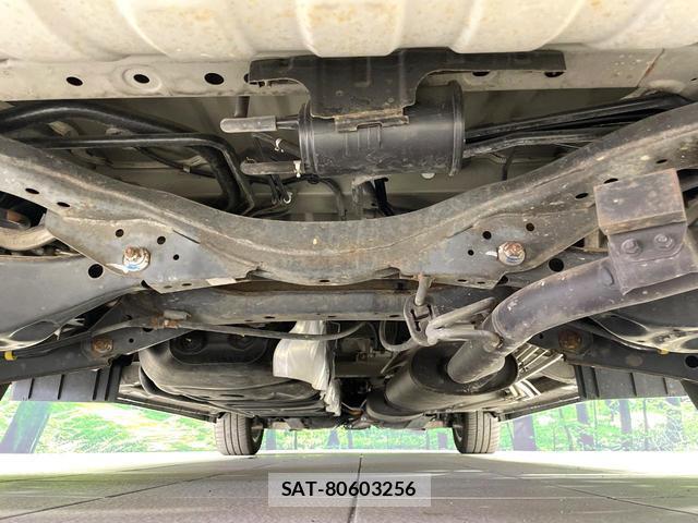 Nissan ELGRAND 2017-09 8006733-19