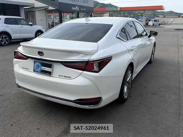 Lexus ES 2019-01 8010869-1