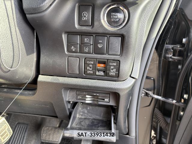 Toyota ESQUIRE 2016-07 8003383-12