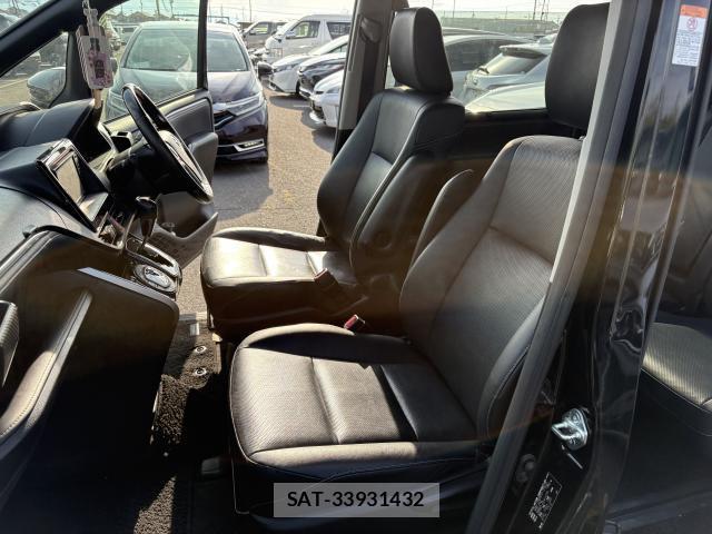 Toyota ESQUIRE 2016-07 8003383-7