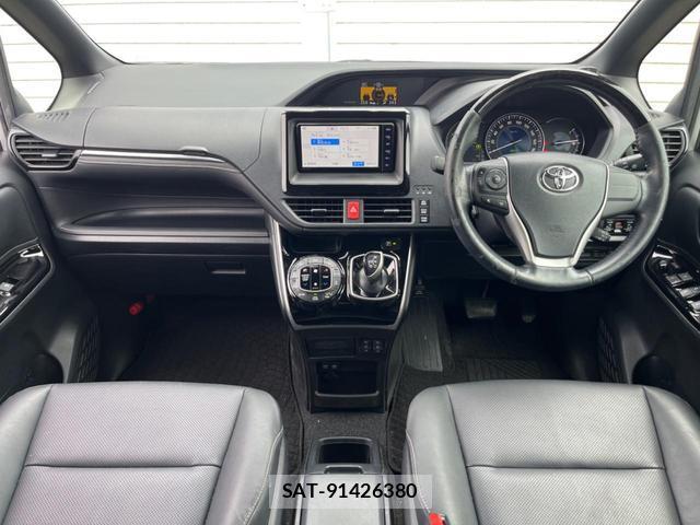 Toyota ESQUIRE 2018-10 8003630-1
