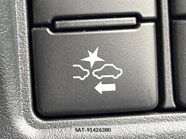 Toyota ESQUIRE 2018-10 8003630-4