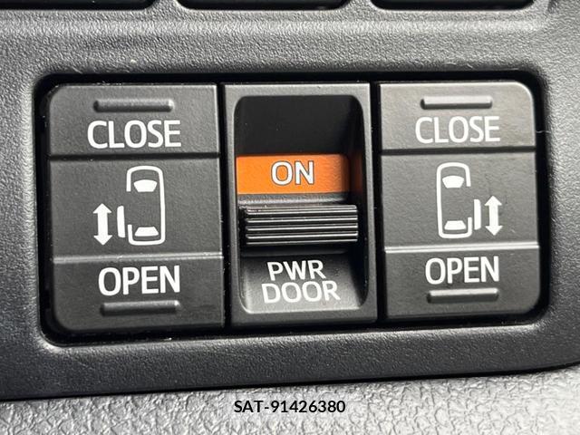 Toyota ESQUIRE 2018-10 8003630-5