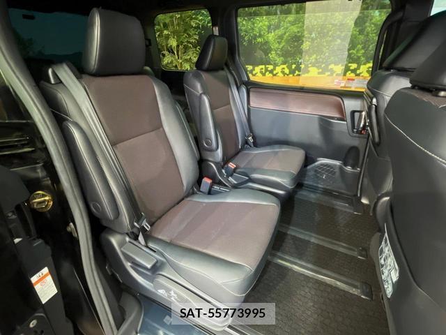 Toyota ESQUIRE 2018-03 8005214-9
