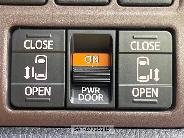 Toyota ESQUIRE 2015-04 8005853-2
