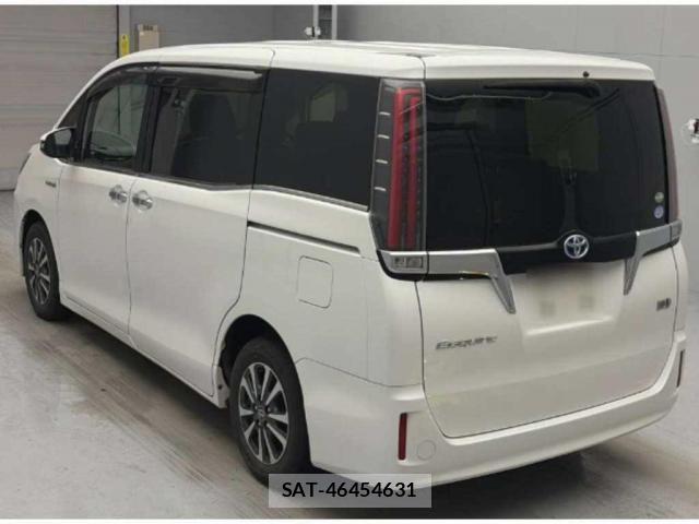 Toyota ESQUIRE 2017-12 8008202-1