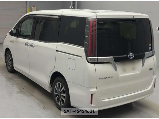 Toyota ESQUIRE 2017-12 8008202-4