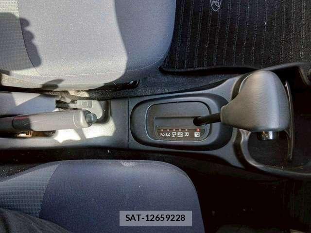 Daihatsu ESSE 2010-05 8003580-17