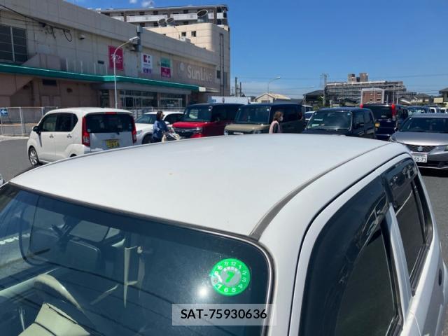 Daihatsu ESSE 2007-08 8005377-3