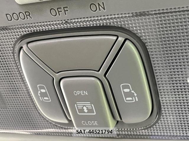 Toyota ESTIMA 2016-03 8008786-3