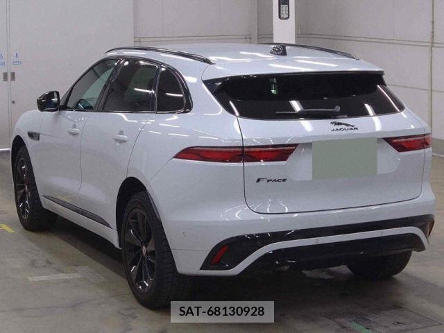 Jaguar F-PACE 2022-01 8010277-1
