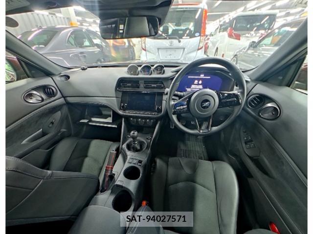 Nissan FAIRLADY Z 2023-02 8011560-2