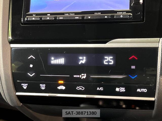 Honda FIT HYBRID 2015-08 8004631-6