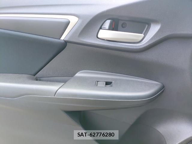 Honda FIT 2019-06 8005596-12