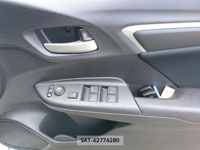 Honda FIT 2019-06 8005596-13
