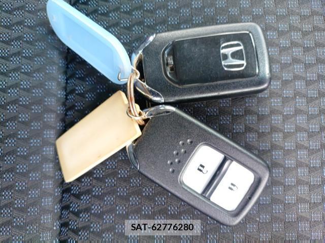Honda FIT 2019-06 8005596-14