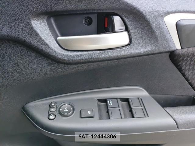 Honda FIT 2019-06 8005597-13