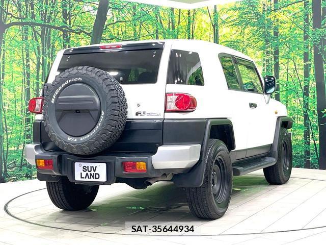 Toyota FJ CRUISER 2016-03 8004895-16