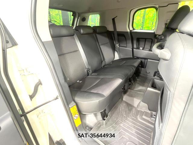 Toyota FJ CRUISER 2016-03 8004895-8