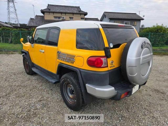 Toyota FJ CRUISER 2017-08 8008243-3