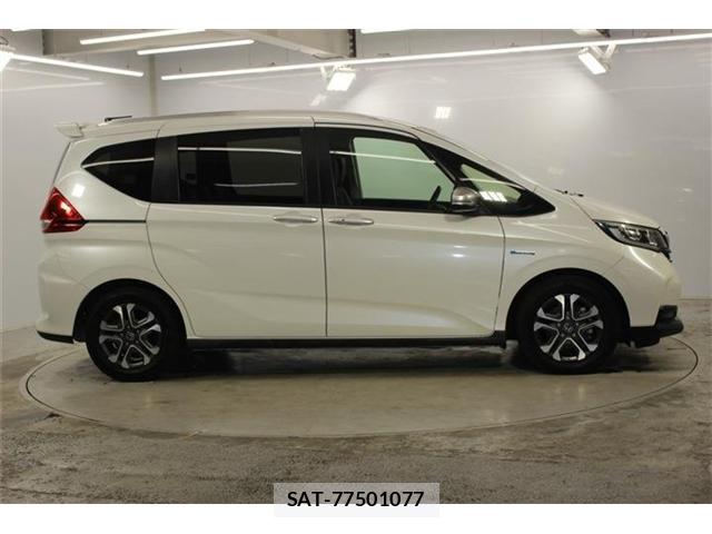 Honda FREED 2021-03 8011330-3