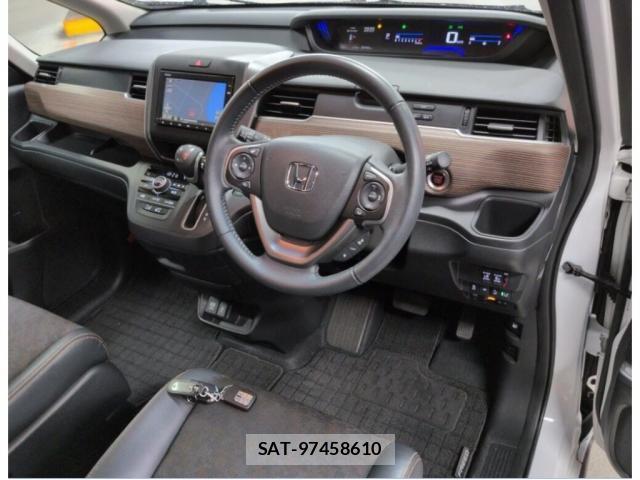 Honda FREED 2022-03 8003317-2