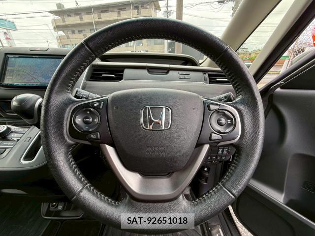 Honda FREED 2021-10 8010819-3