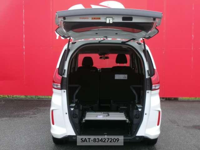 Honda FREED 2017-05 8012636-1