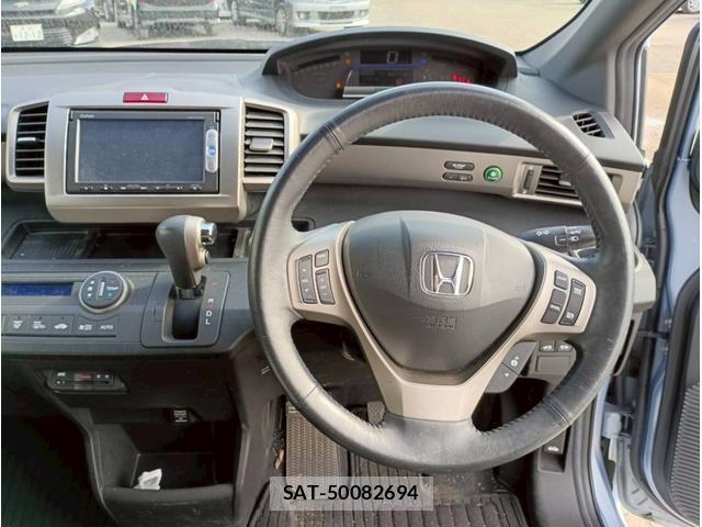 Honda FREED SPIKE 2015-02 8008376-7