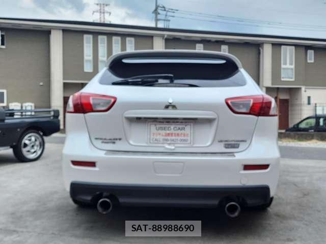Mitsubishi GALANT FORTIS 2009-01 8009689-2