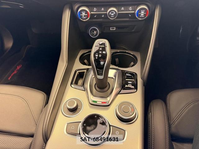 ALFA ROMEO Giulia 2025-12 8005796-13