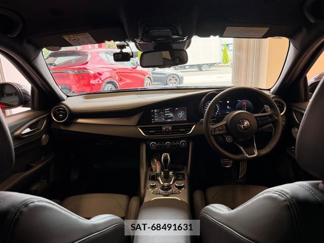 ALFA ROMEO Giulia 2025-12 8005796-15