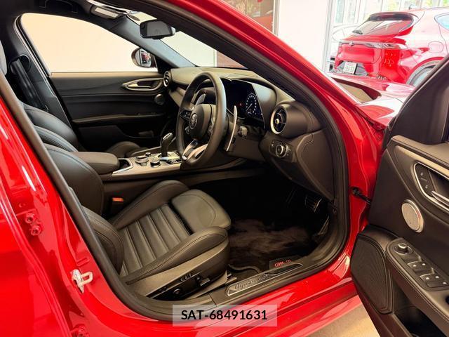 ALFA ROMEO Giulia 2025-12 8005796-8