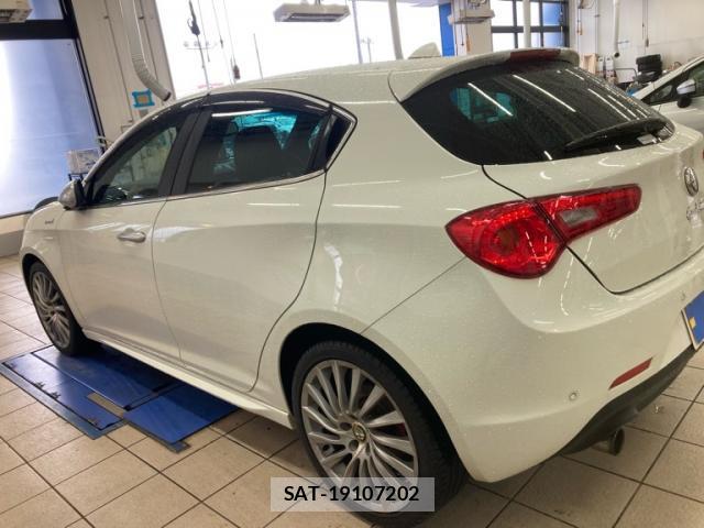 ALFA ROMEO GIULIETTA 2015-09 8005380-3