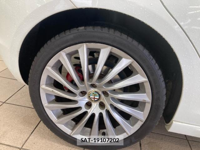 ALFA ROMEO GIULIETTA 2015-09 8005380-5